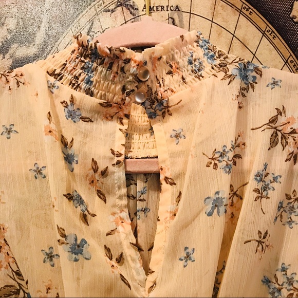 Peach layered floral top - Picture 6 of 6